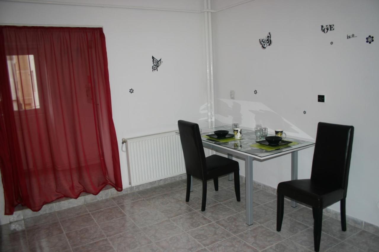 Ultracentral zona zero apartament Bacău Esterno foto